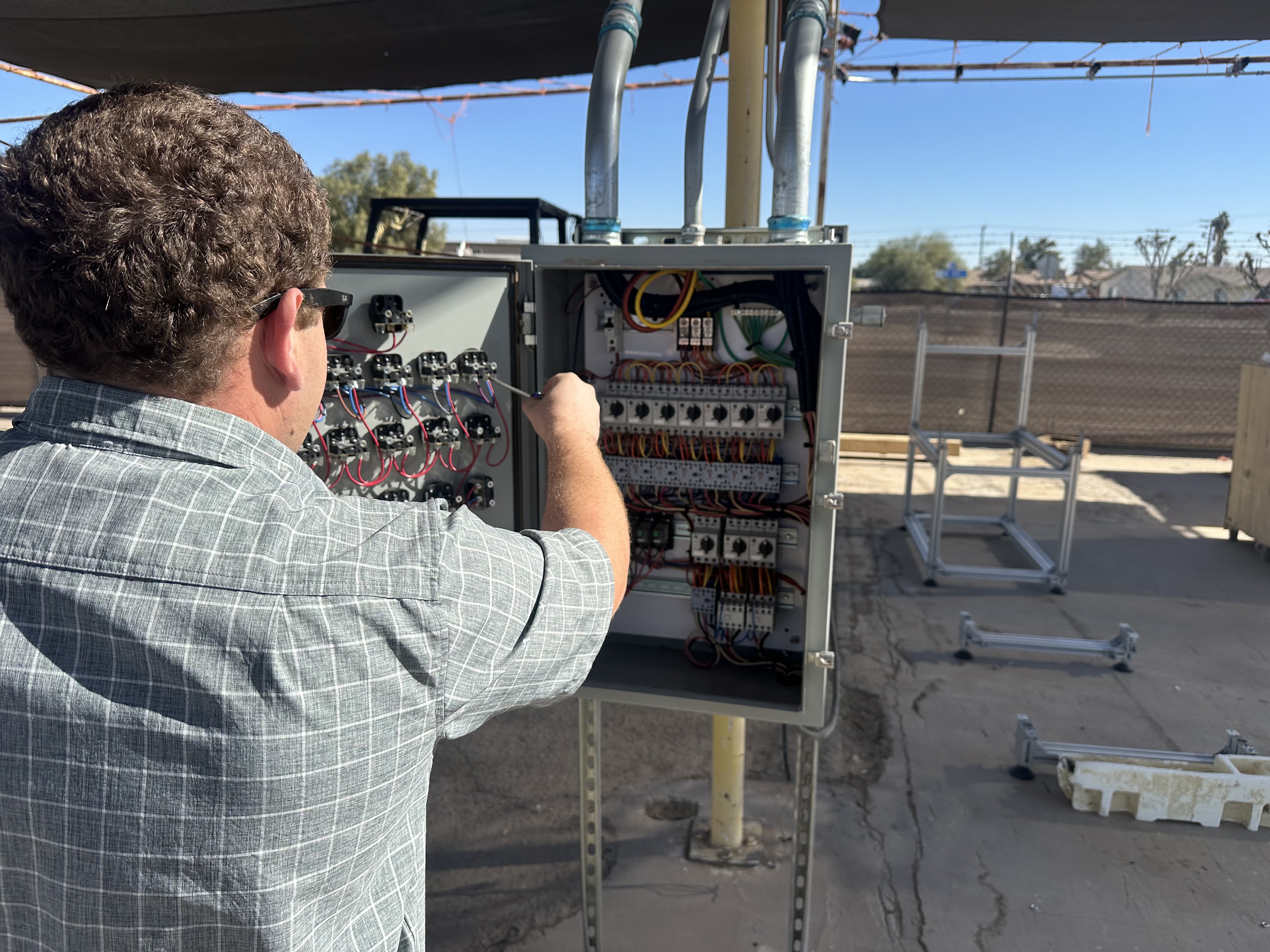 Babb Electric background